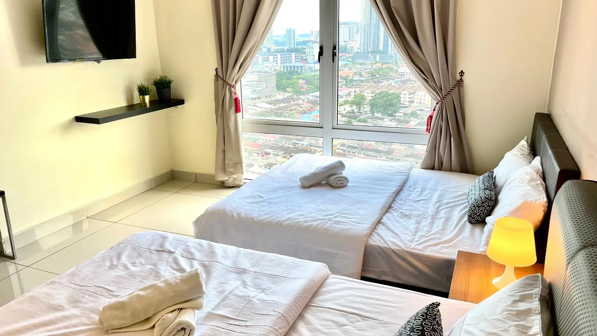 Ksl City Mall 7-10Pax -2Bedroom-Netflix-Smart Tv65Inch Johor Bahru 0*,  Ma­lay­sia