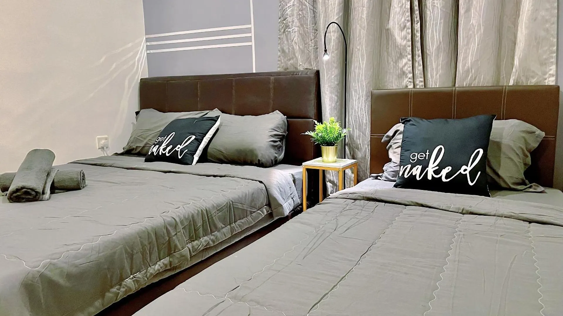 Apartment Ksl City Mall 7-10Pax -2Bedroom-Netflix-Smart Tv65Inch Johor Bahru Ma­lay­sia